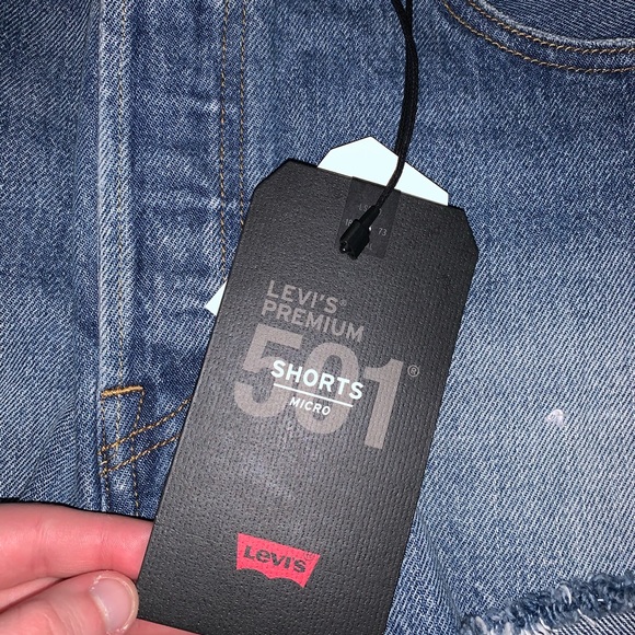 Levi’s 501 High Waisted Shorts - Picture 4 of 5